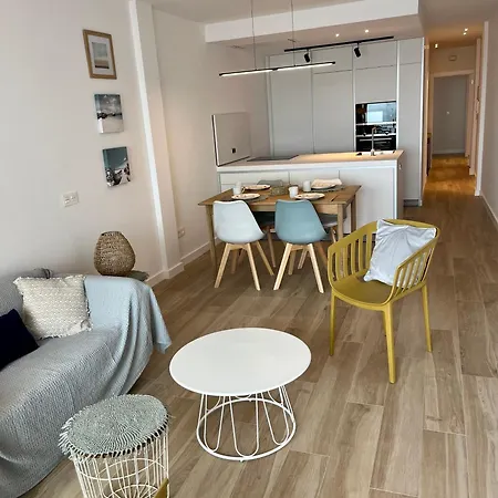New On Playa Silgar, 2 Bedrooms, 2 Bathrooms, Garage Саншеншо