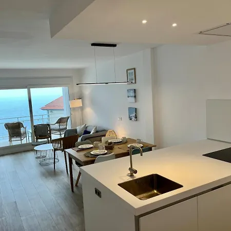 New On Playa Silgar, 2 Bedrooms, 2 Bathrooms, Garage Апартаменти