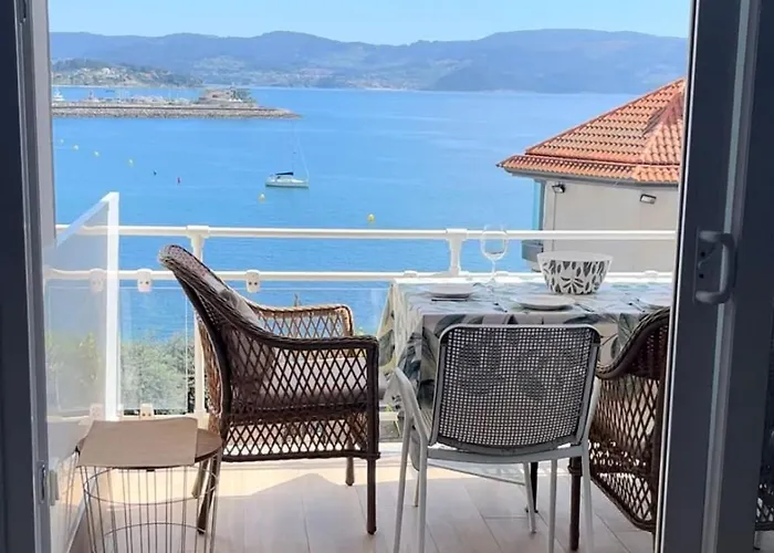 New On Playa Silgar, 2 Bedrooms, 2 Bathrooms, Garage Apartmán